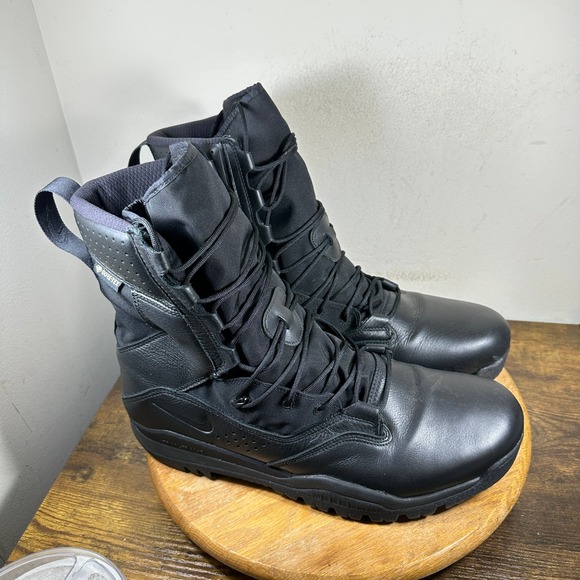 nike boots men size 15
